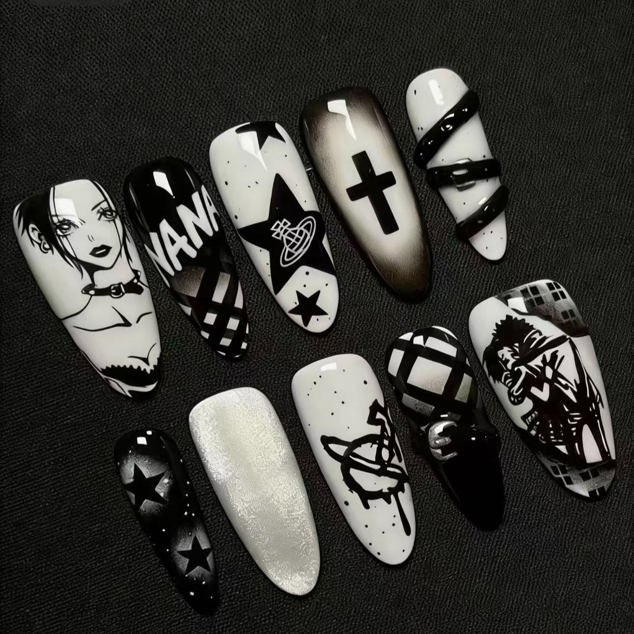 Nail Art - Uñas postizas NANA estilo punk, estética